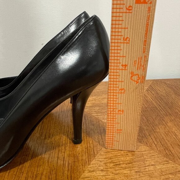 Stuart Weitzman Rita Pump 8M Black Leather High Heels Peep Toes Knot Shoes - Picture 2 of 14